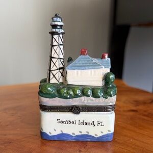 Light house hinge box